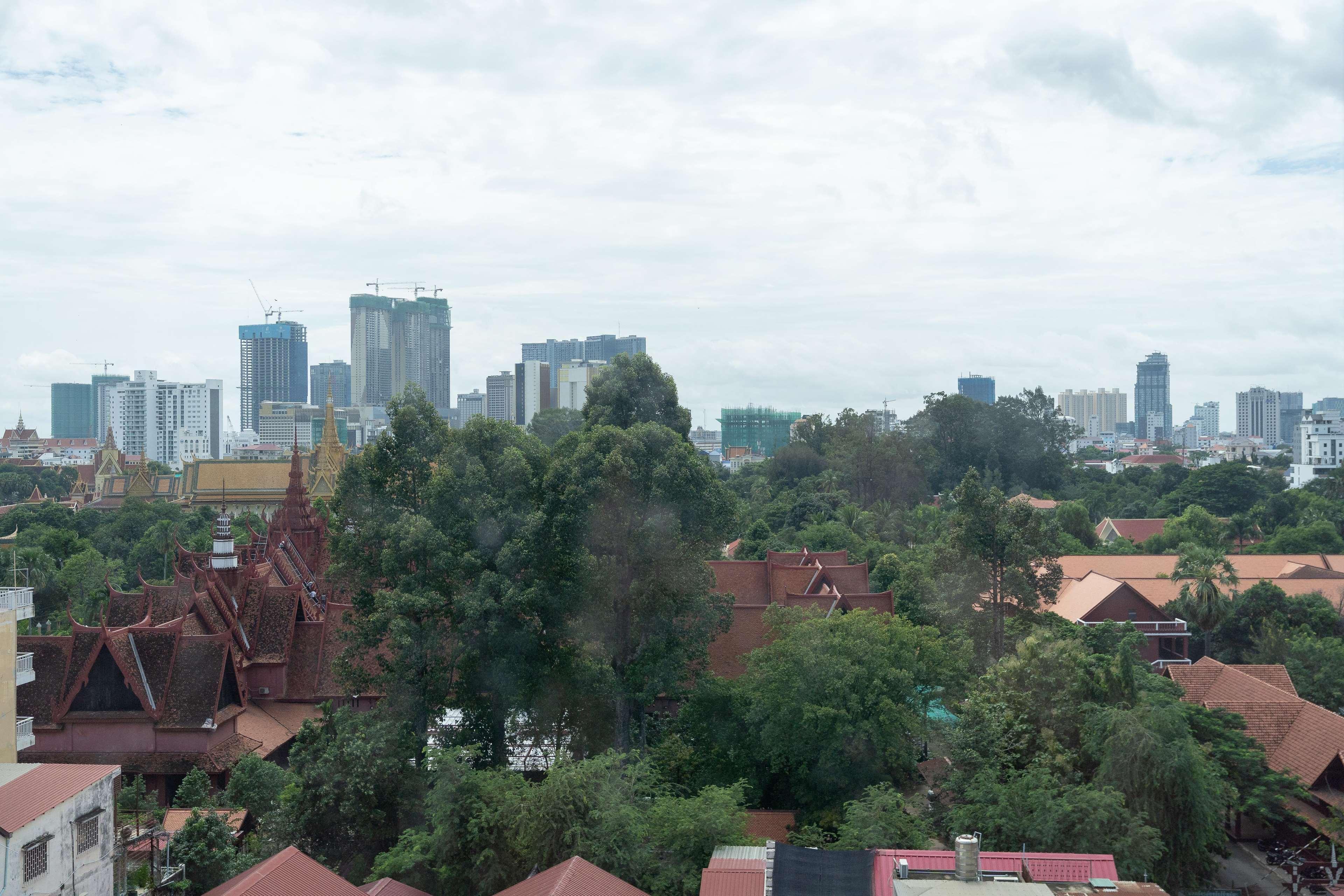 Hotel Hyatt Regency Phnom Penh Exterior foto